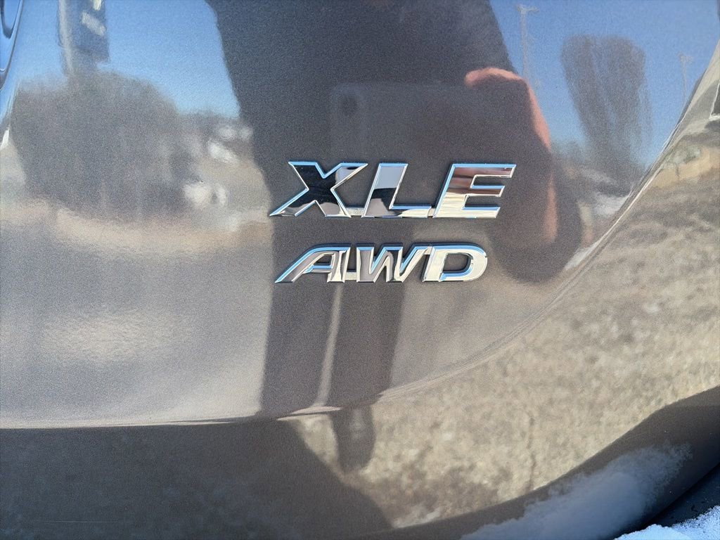 Used 2015 Toyota RAV4 XLE image 7