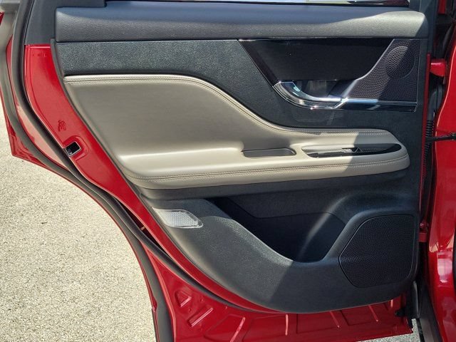 Certified 2025 Lincoln Corsair Reserve FWD image 19