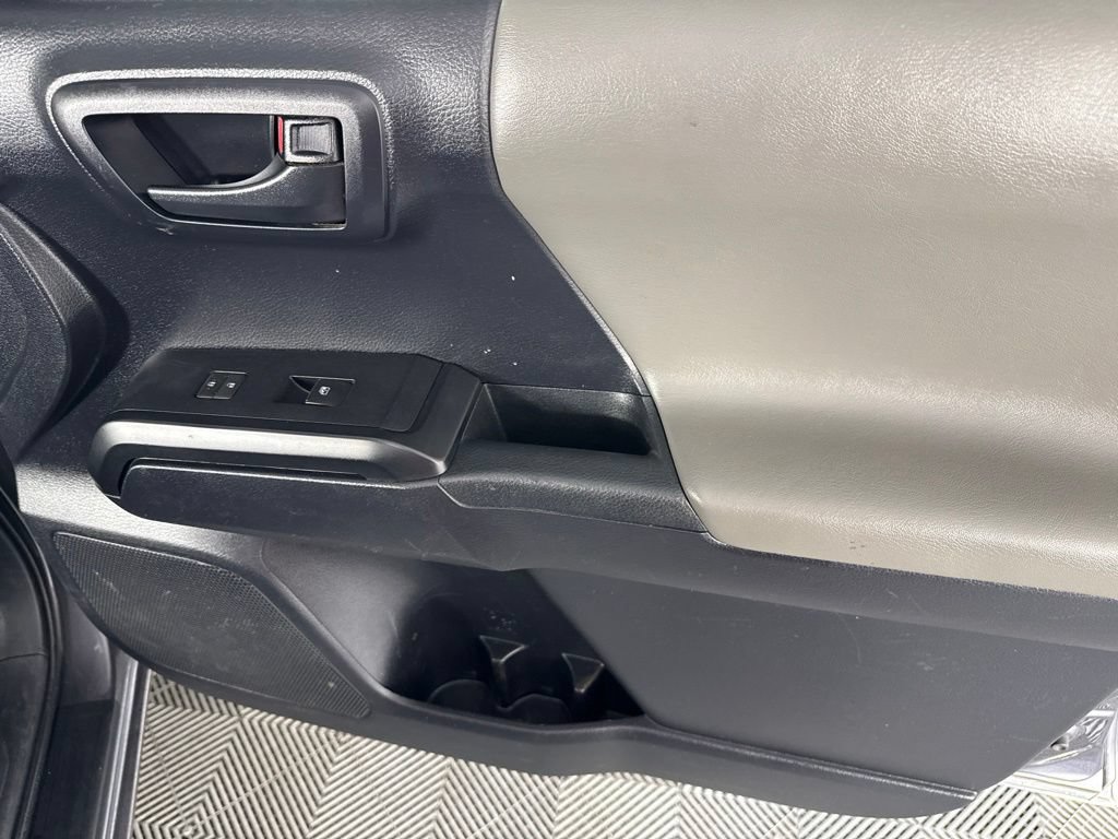 Used 2019 Toyota Tacoma SR AWD/4WD image 27