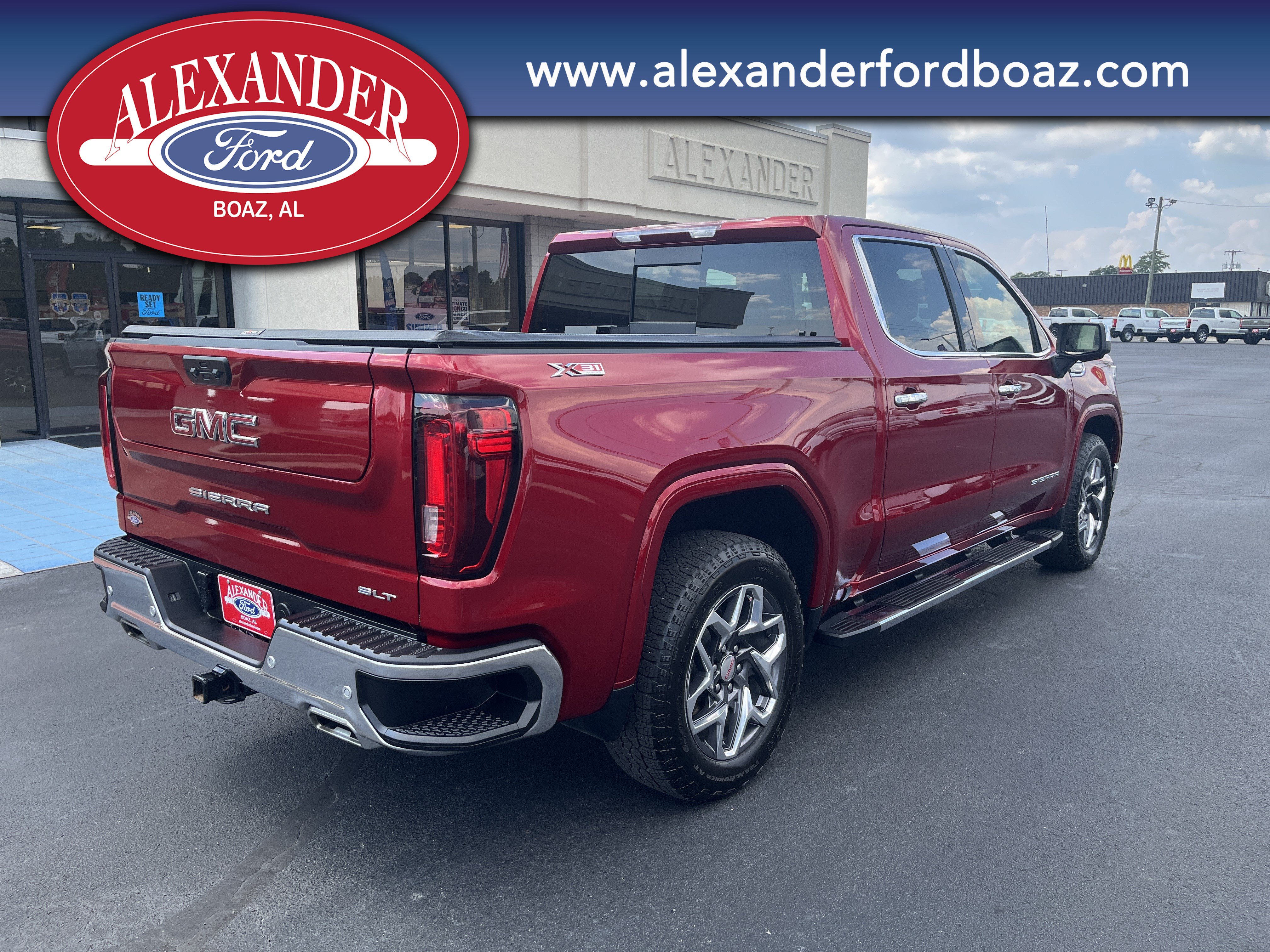 Used 2024 GMC Sierra 1500 SLT w/ SLT Premium Plus Package AWD/4WD image 4