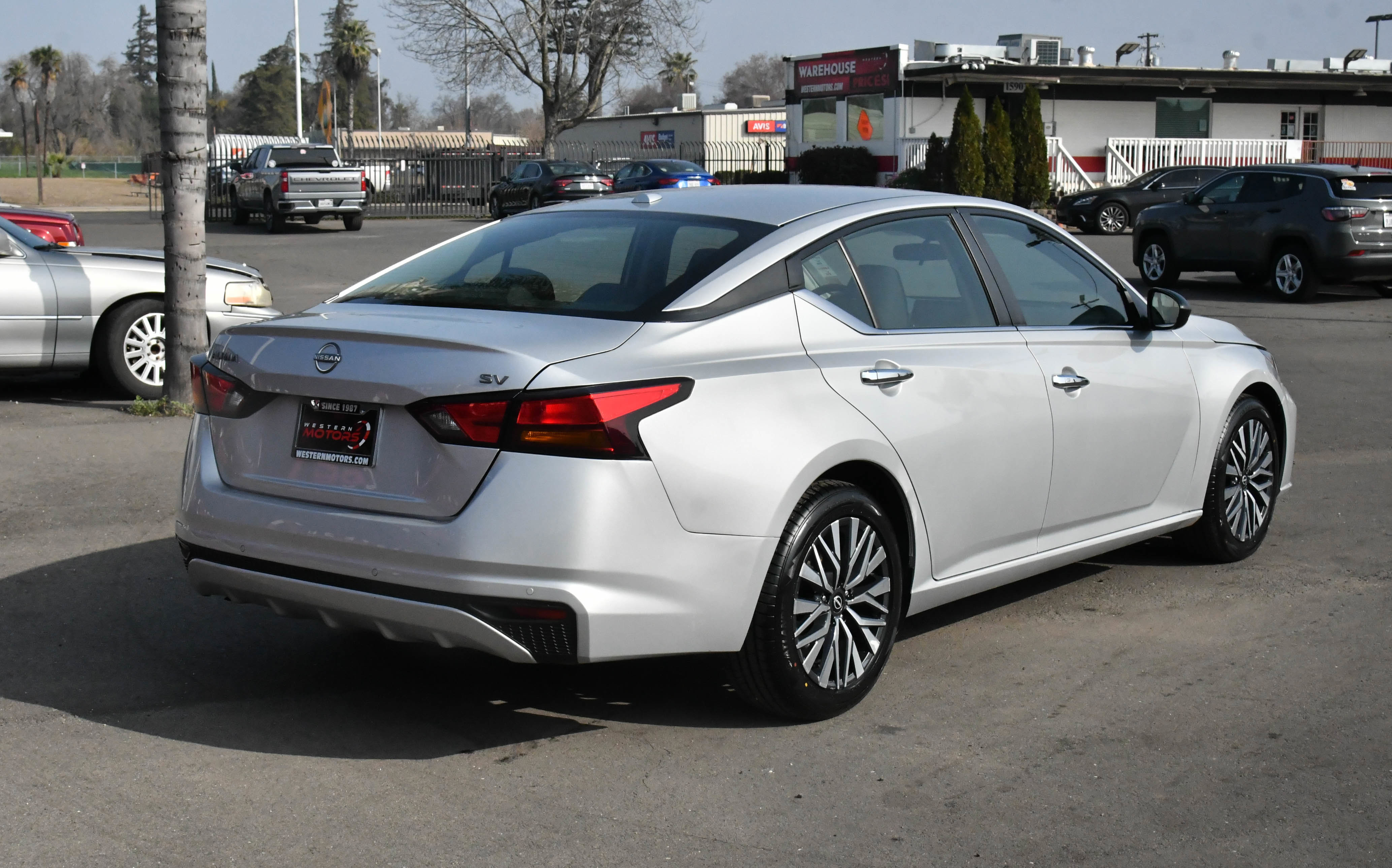 Used 2024 Nissan Altima 2.5 SV image 8