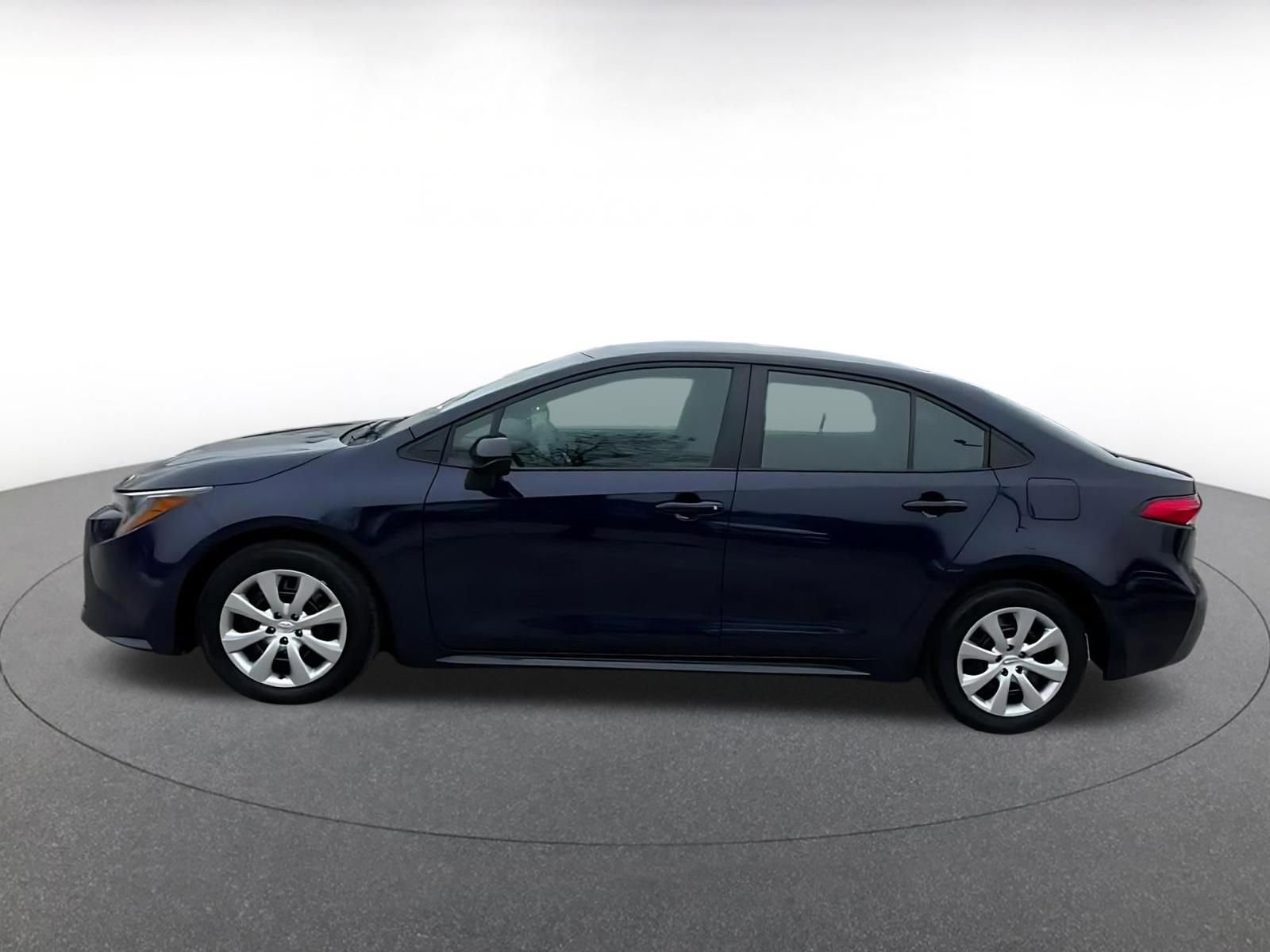 Used 2025 Toyota Corolla LE image 9