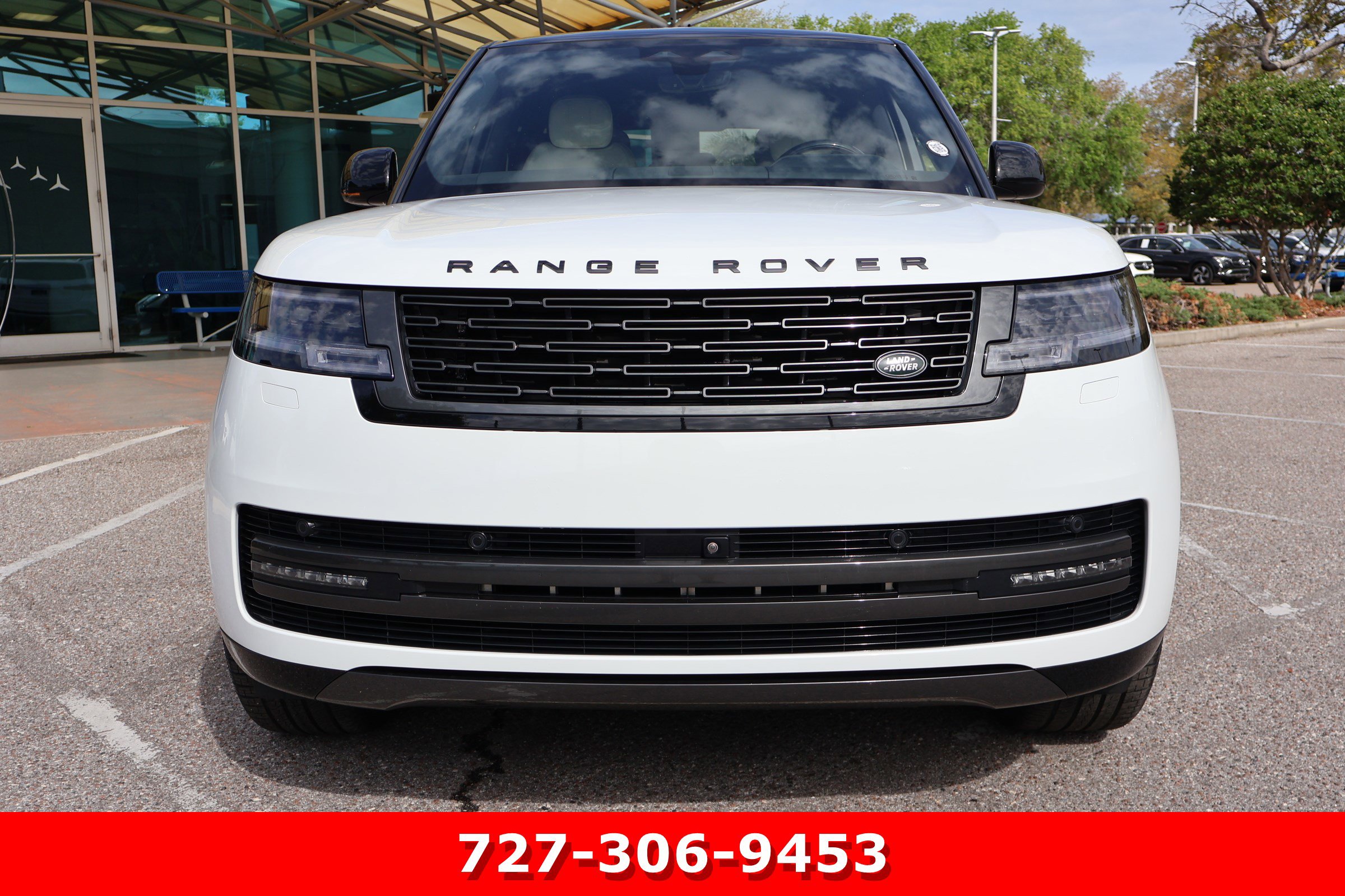Used 2024 Land Rover Range Rover SE AWD/4WD image 12