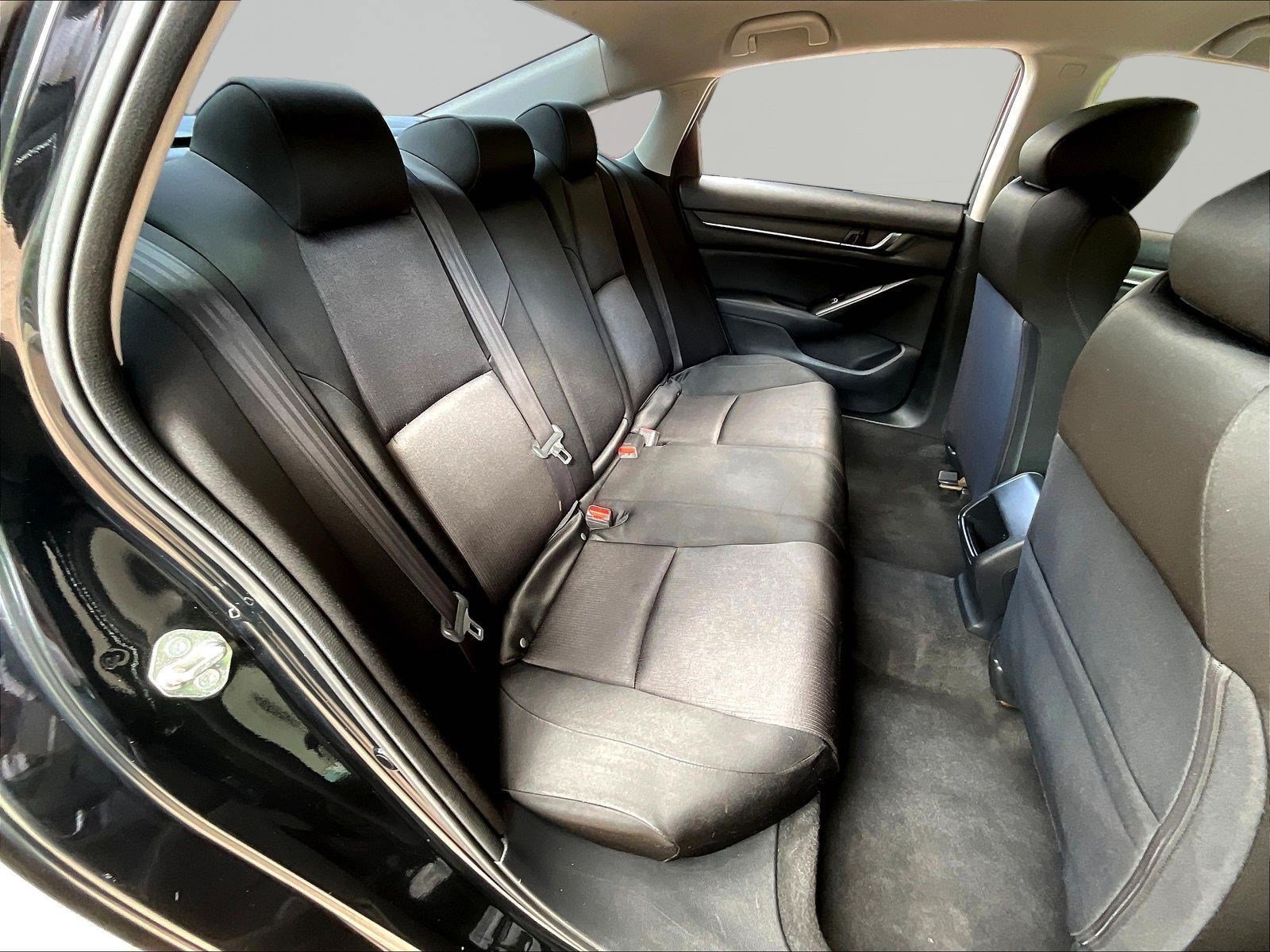 Used 2018 Honda Accord LX image 24