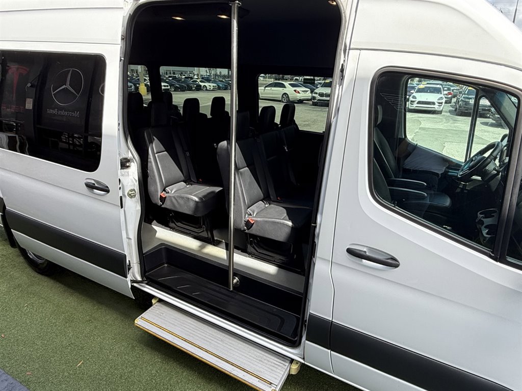 Used 2021 Mercedes-Benz Sprinter 2500 image 24