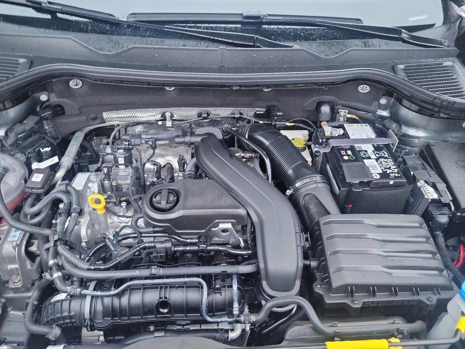 Certified 2024 Volkswagen Taos S image 18