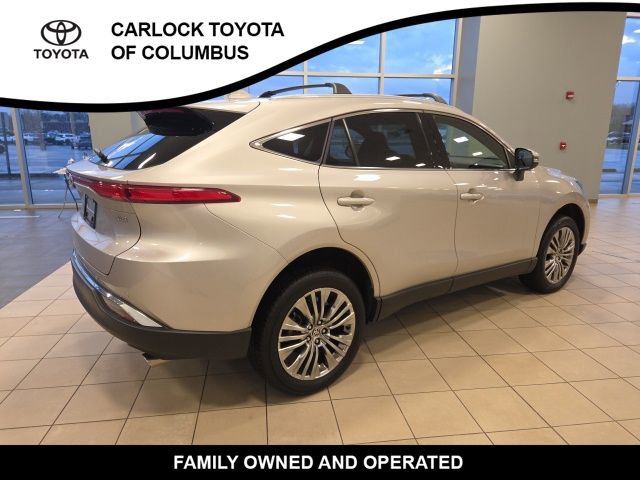 Used 2023 Toyota Venza XLE image 7