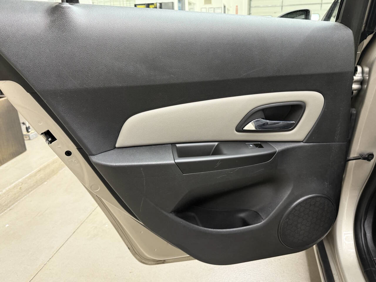 Used 2014 Chevrolet Cruze LS FWD image 12