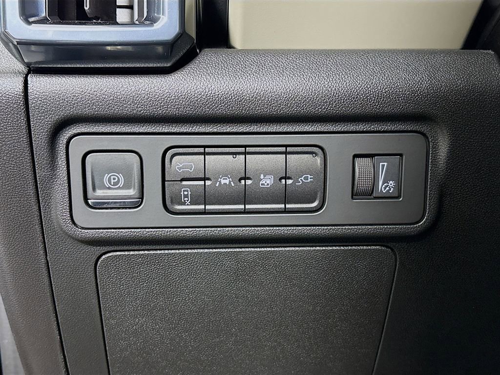 New 2026 GMC Hummer EV SUV w/ LPO, Dark Essentials Package AWD/4WD image 10