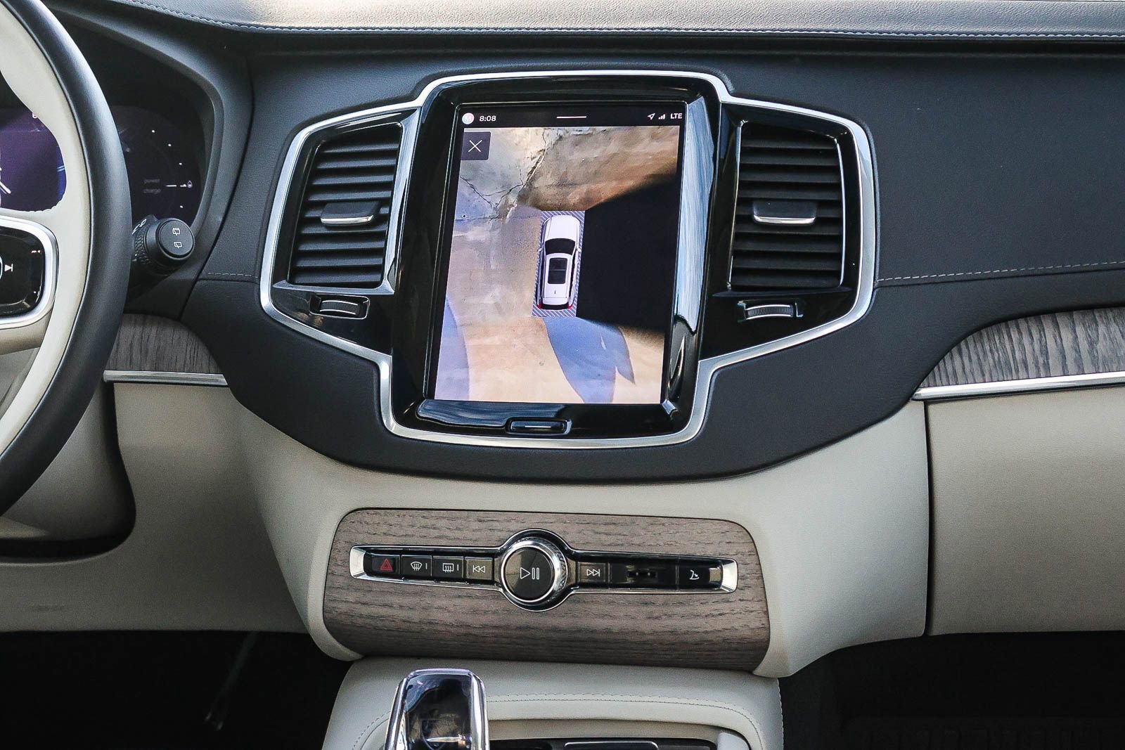 Used 2024 Volvo XC90 T8 Ultimate w/ Protection Package Premier image 25