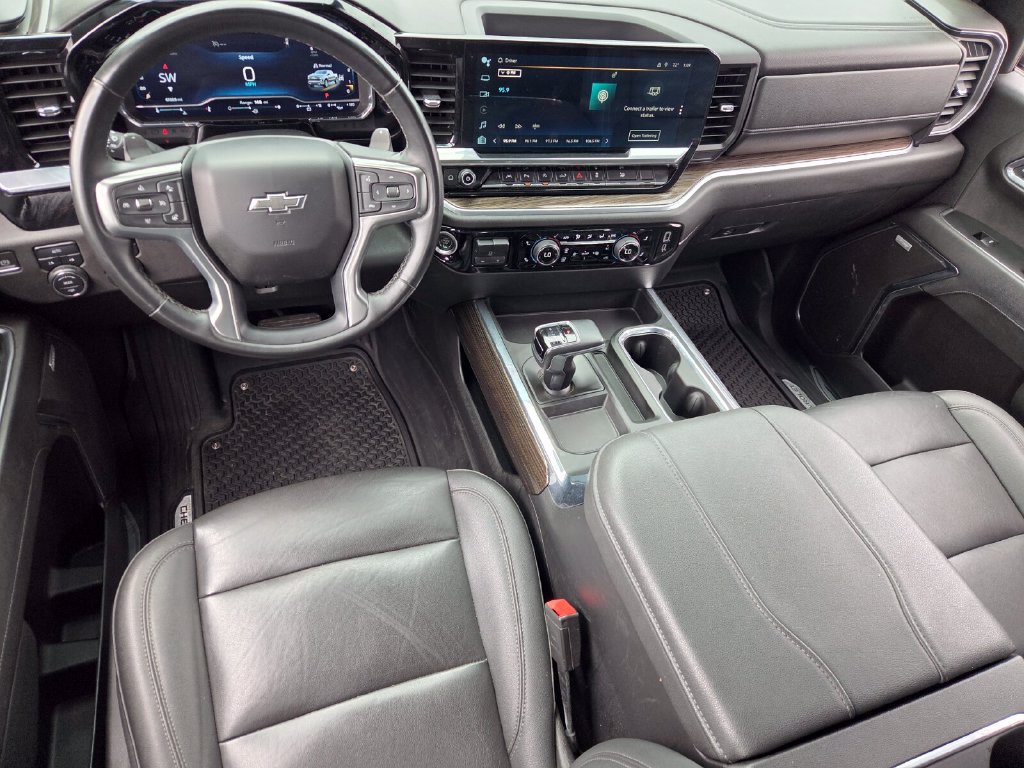 Used 2023 Chevrolet Silverado 1500 RST w/ Redline Edition AWD/4WD image 8