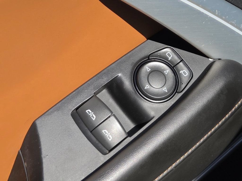 Used 2018 Chevrolet Camaro SS RWD image 21