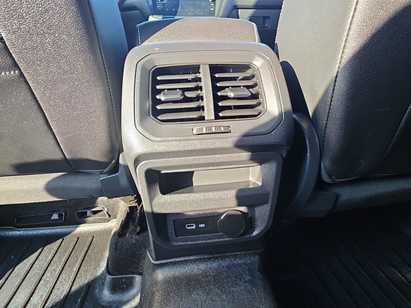 Used 2023 Volkswagen Tiguan SEL R-Line AWD/4WD image 25