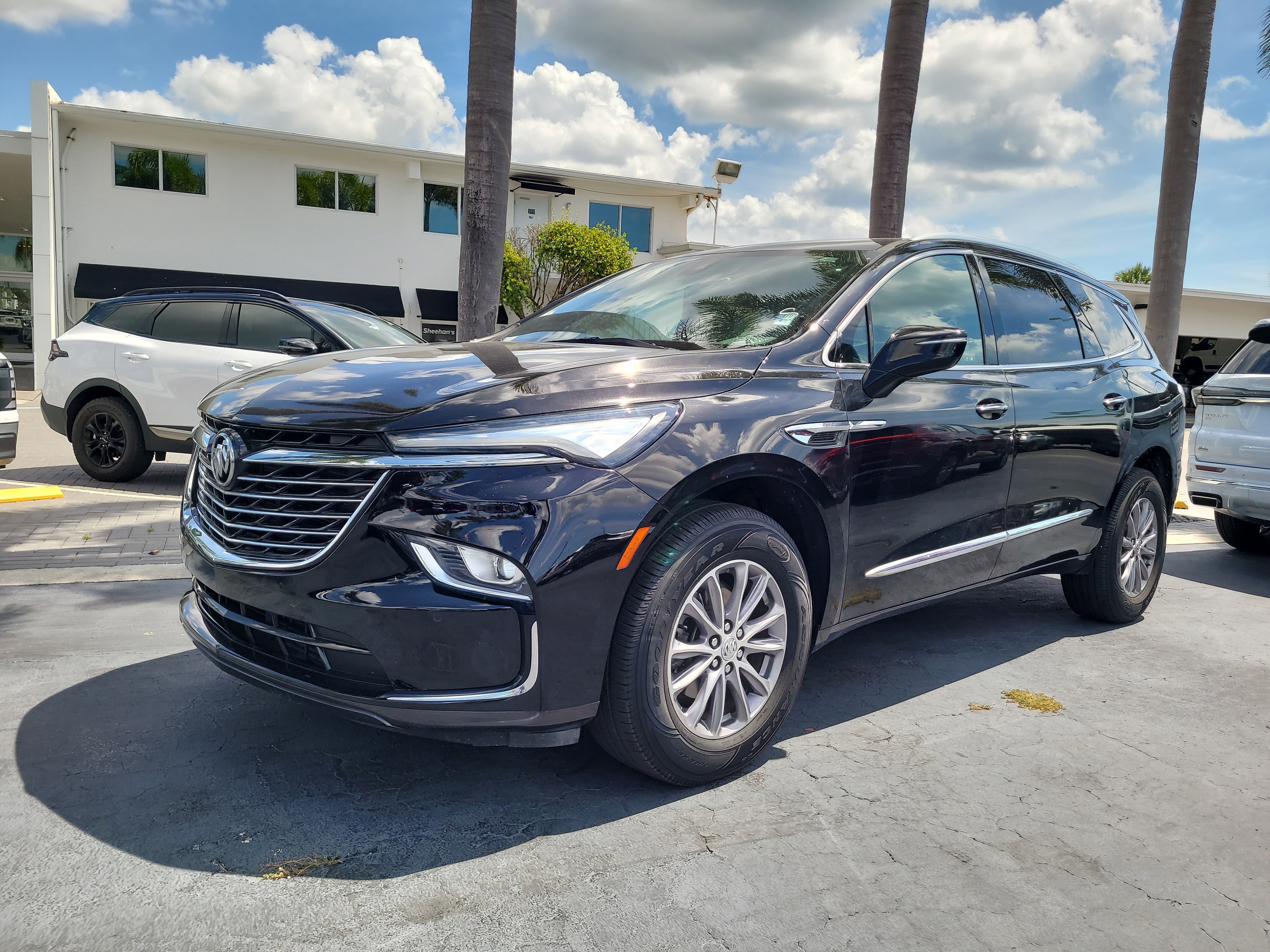 Certified 2023 Buick Enclave Essence FWD image 1