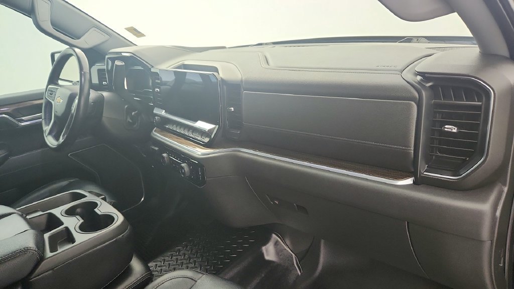 Certified 2022 Chevrolet Silverado 1500 LT RWD image 29