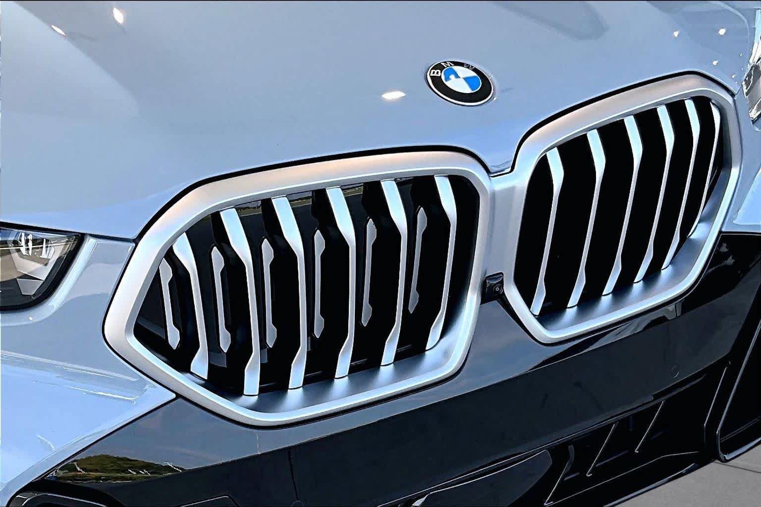 Used 2026 BMW X6 xDrive40i AWD/4WD image 29