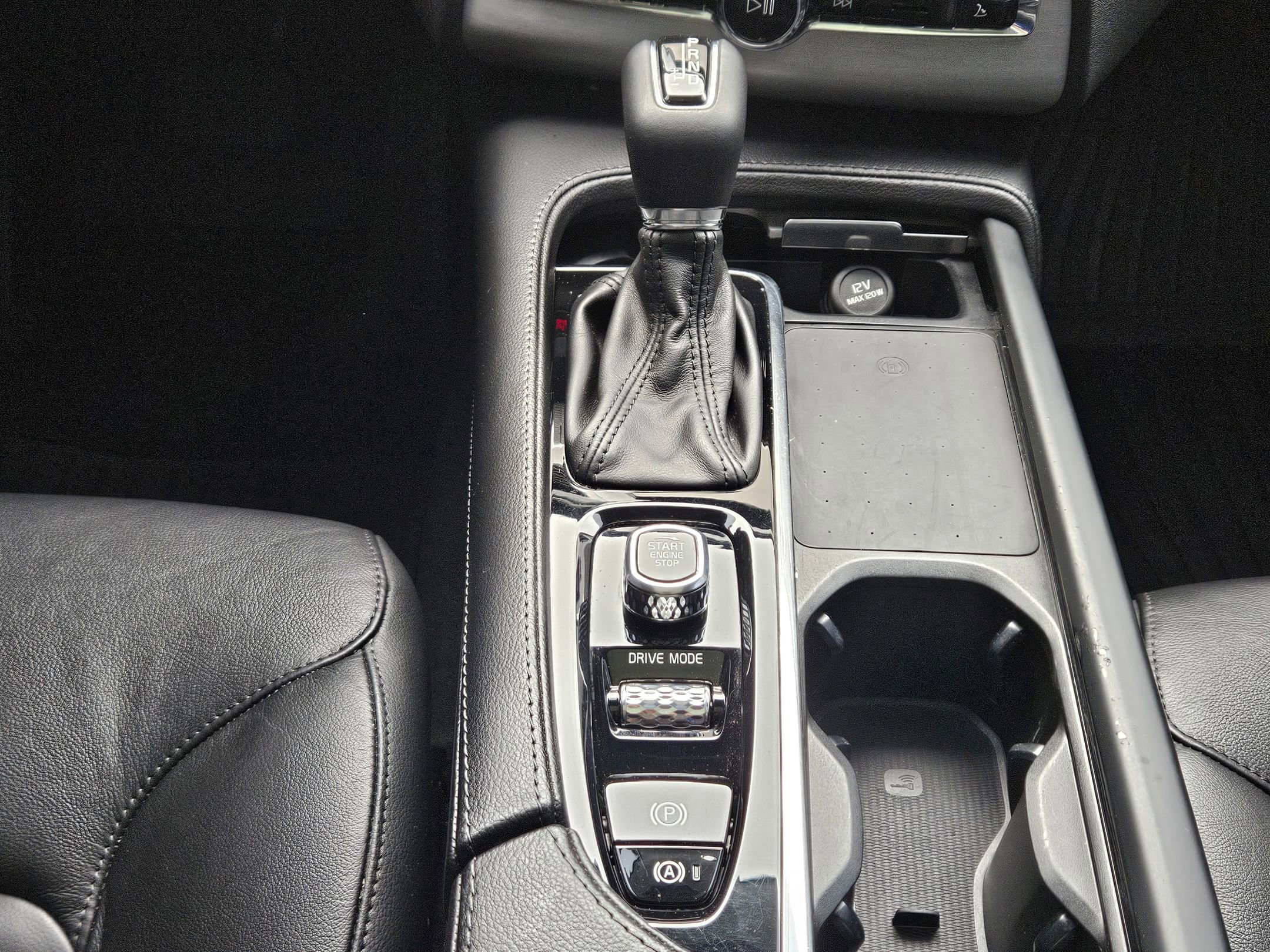 Used 2021 Volvo XC90 T5 Momentum w/ Climate Package image 13