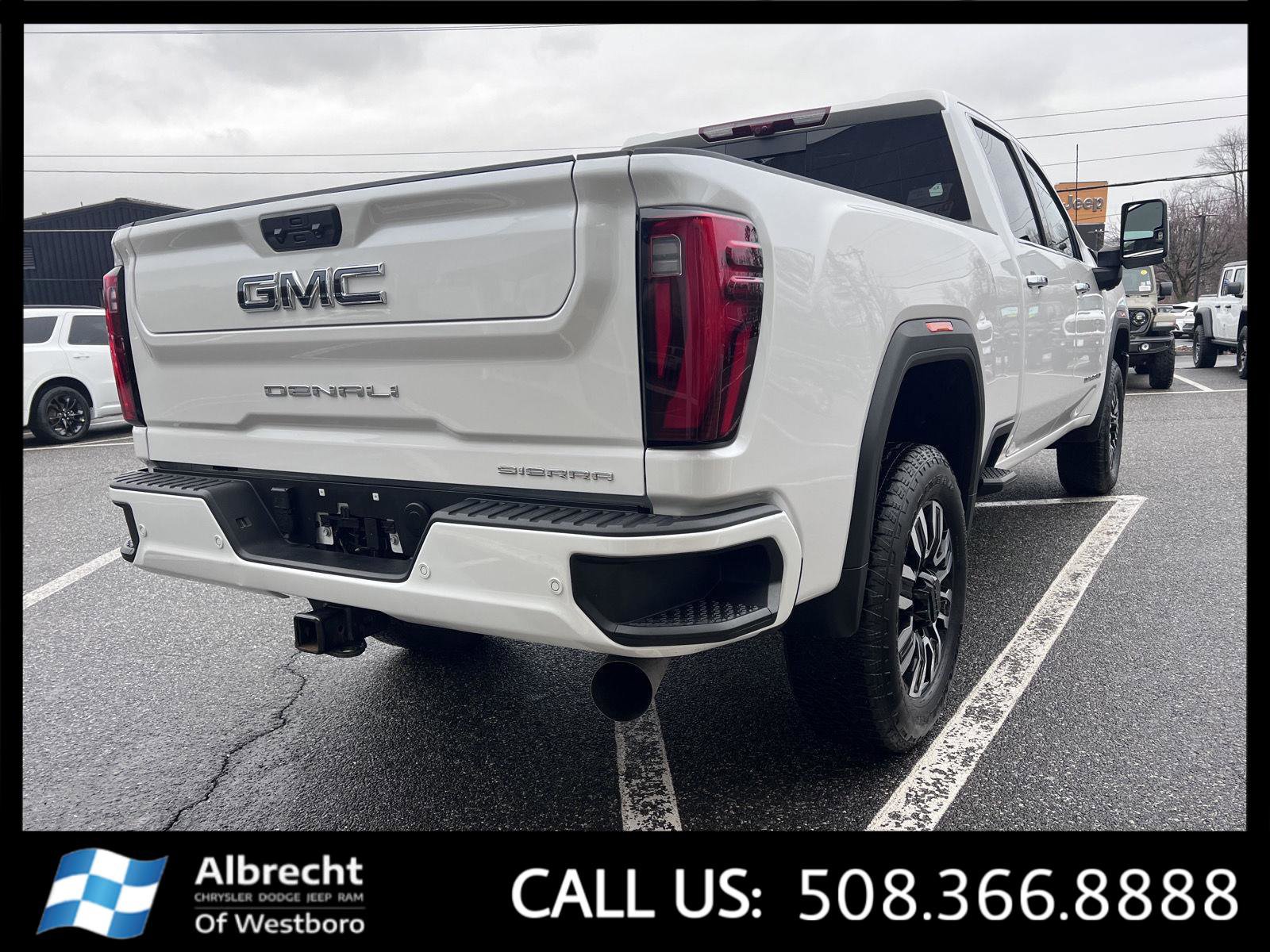 Used 2024 GMC Sierra 2500 Denali Ultimate w/ Snow Plow Prep/Camper Package image 5