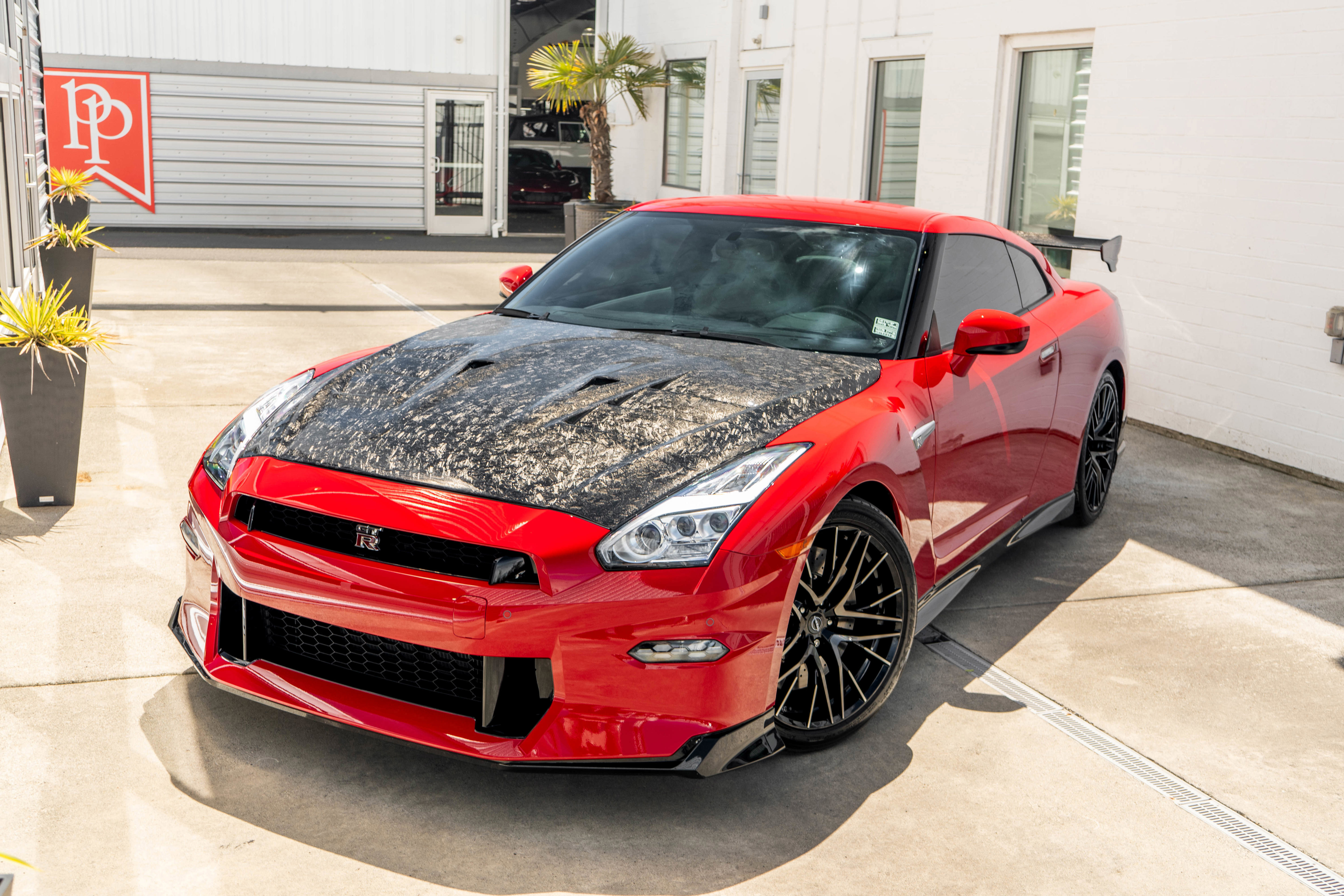 Used 2024 Nissan GT-R Premium w/ Premium Interior Package AWD/4WD image 3