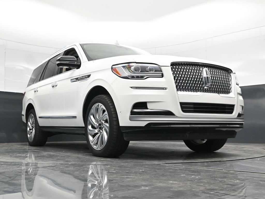 Used 2024 Lincoln Navigator Premiere AWD/4WD image 59