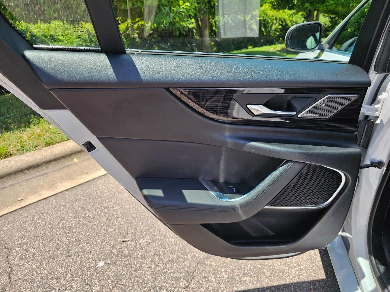 Used 2020 Jaguar XE S image 29