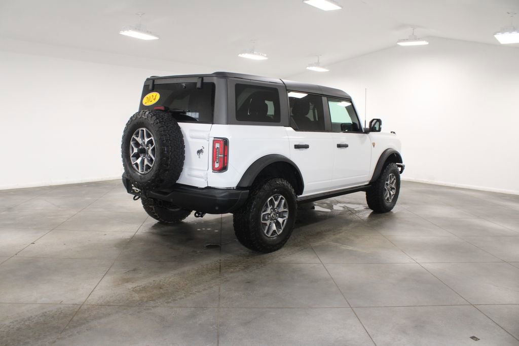 Used 2024 Ford Bronco Badlands image 9