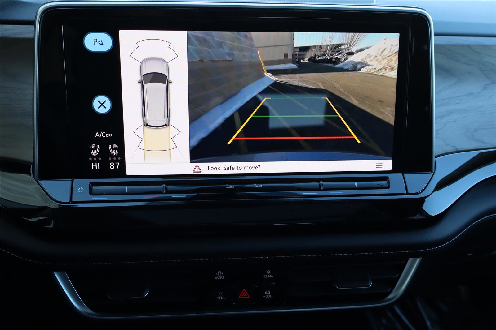 New 2026 Volkswagen Atlas SE image 18