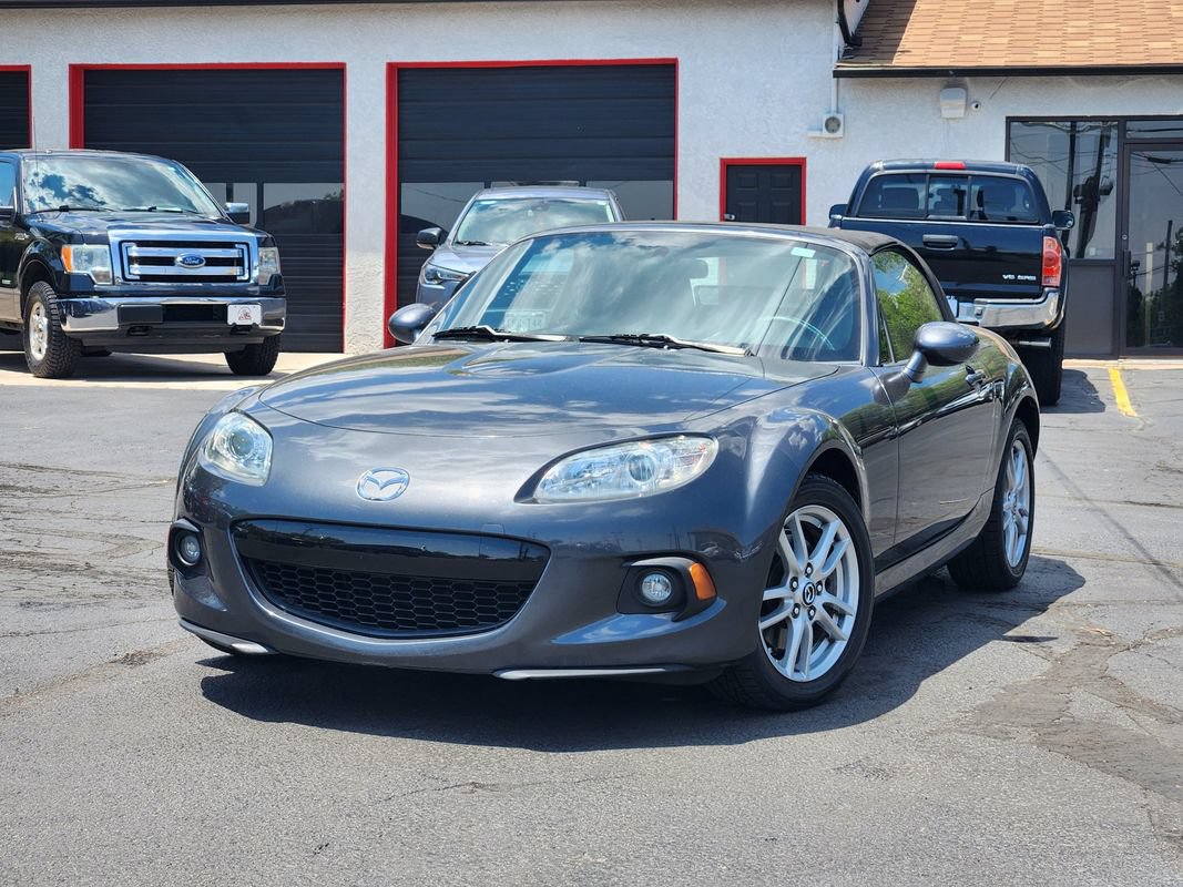 Used 2015 MAZDA MX-5 Miata Sport RWD image 1