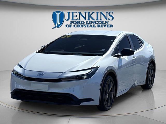 Used 2024 Toyota Prius LE image 2