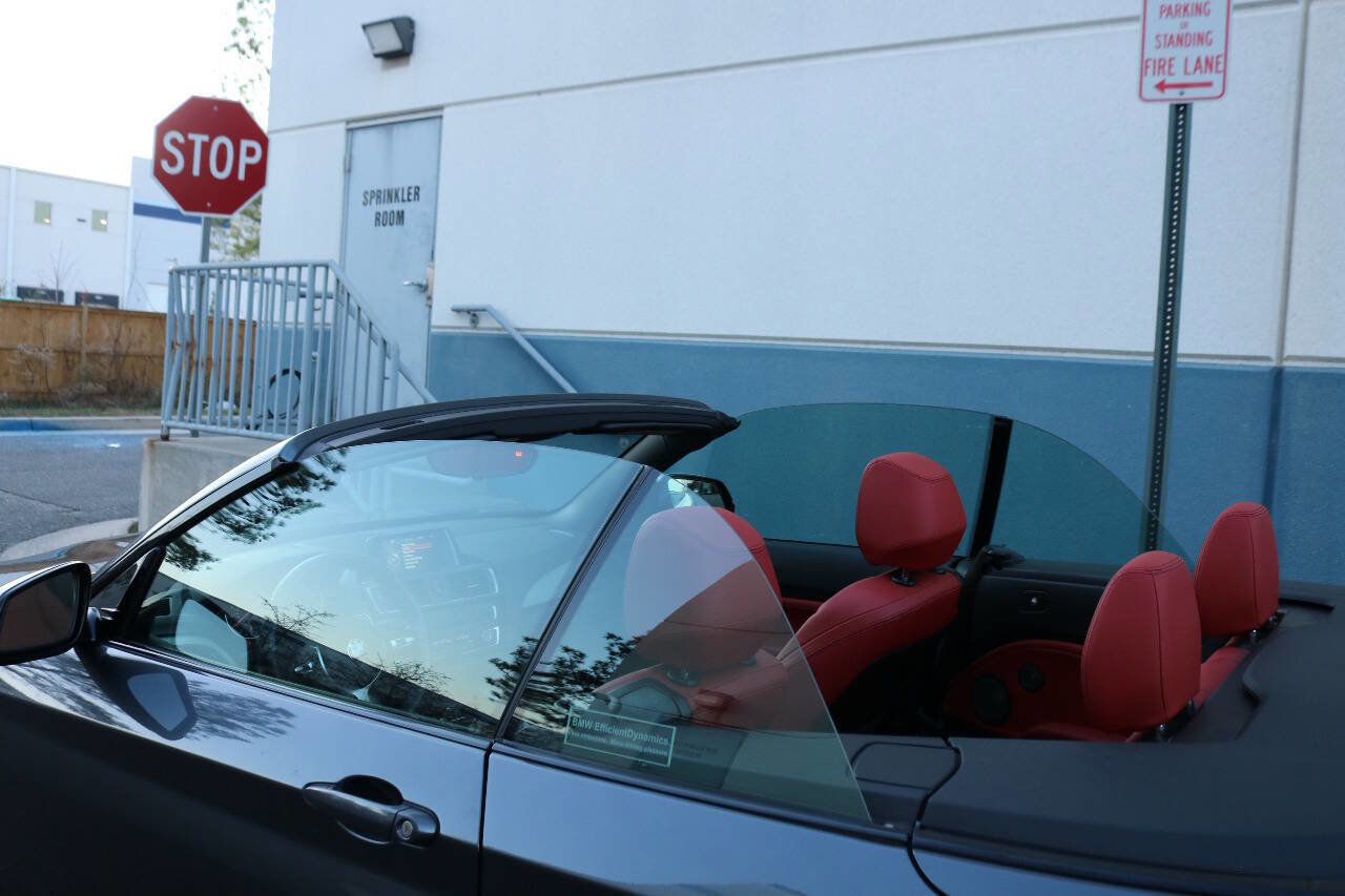 Used 2015 BMW M235i Convertible image 17