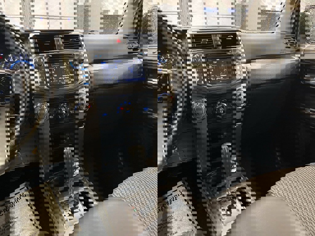 Used 2014 Toyota 4Runner image 21