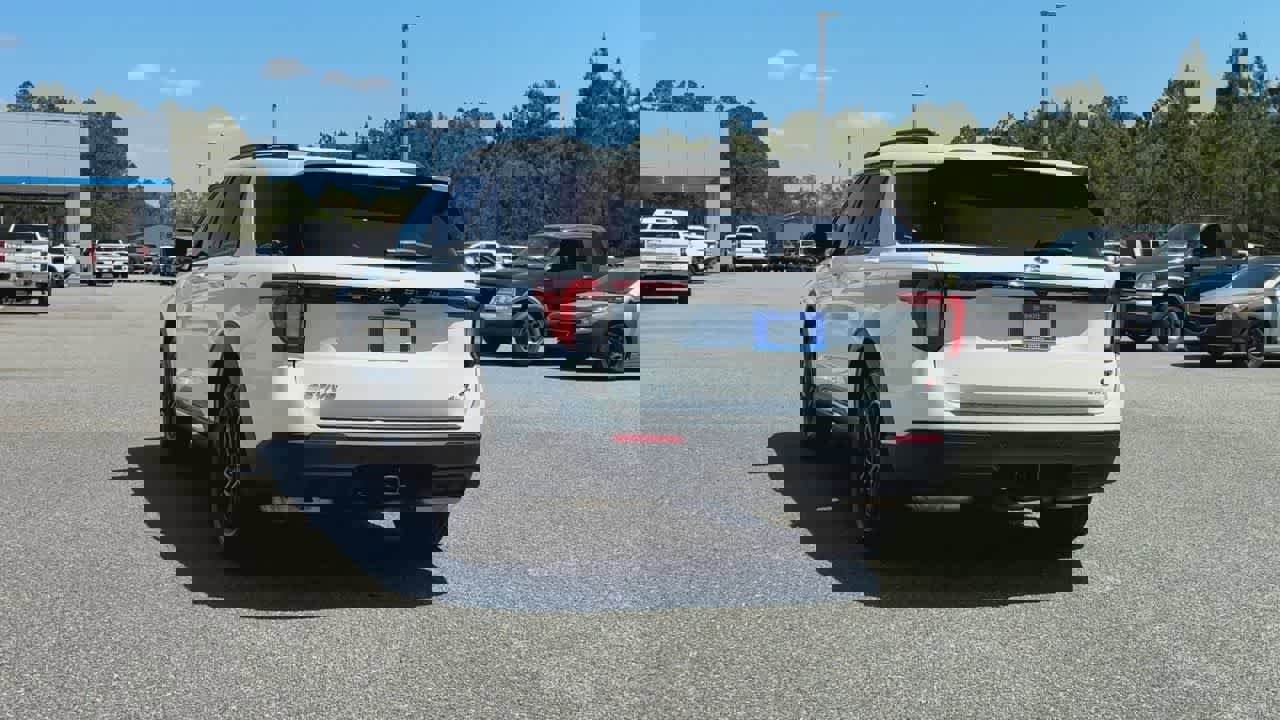 Used 2025 Ford Explorer Active image 7