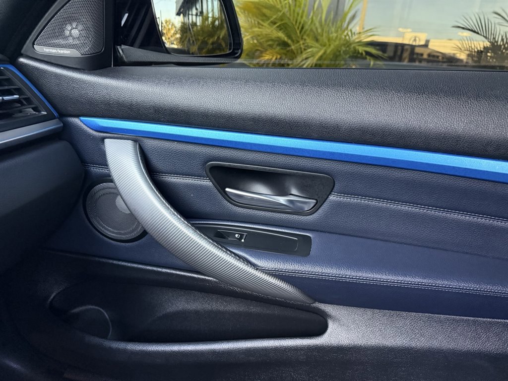 Used 2019 BMW 430i Coupe w/ M Sport Package RWD image 31