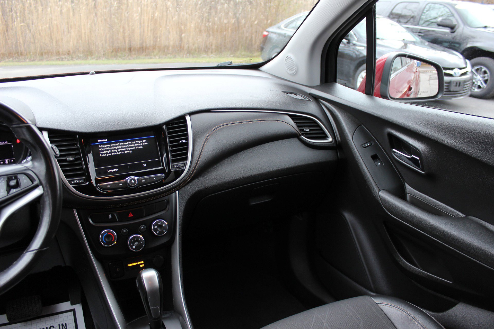 Used 2019 Chevrolet Trax LT w/ LT Convenience Package image 20