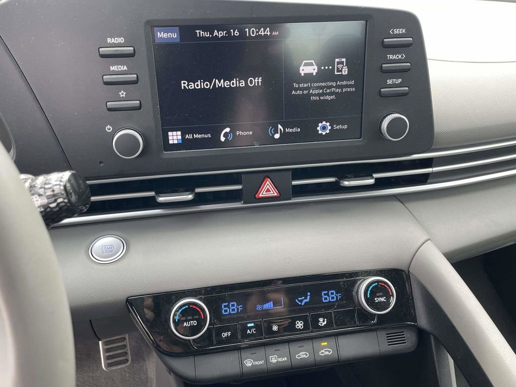 Certified 2025 Hyundai Elantra Sport FWD image 16
