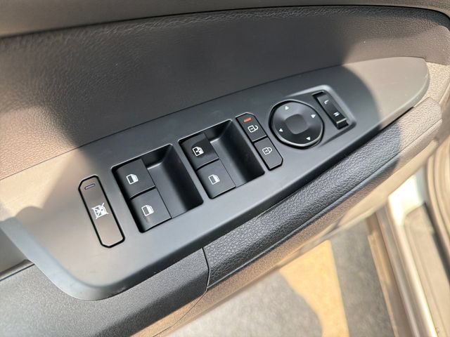 New 2026 Kia Sportage LX FWD image 17