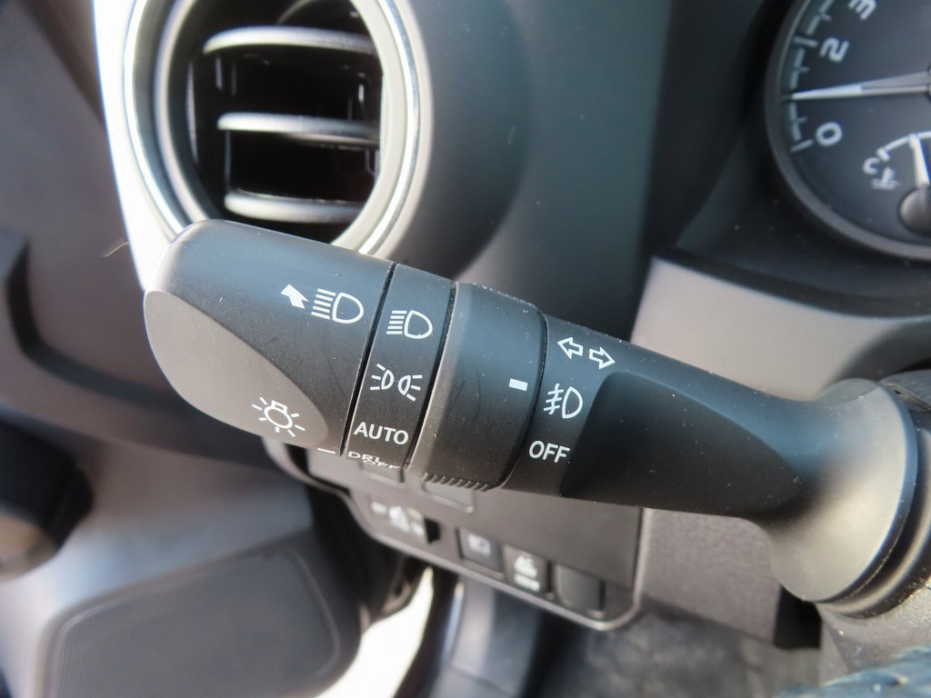 Used 2023 Toyota Tacoma TRD Off-Road image 19