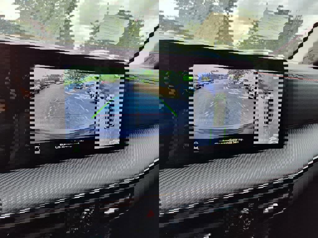 New 2025 Nissan Kicks SR image 9