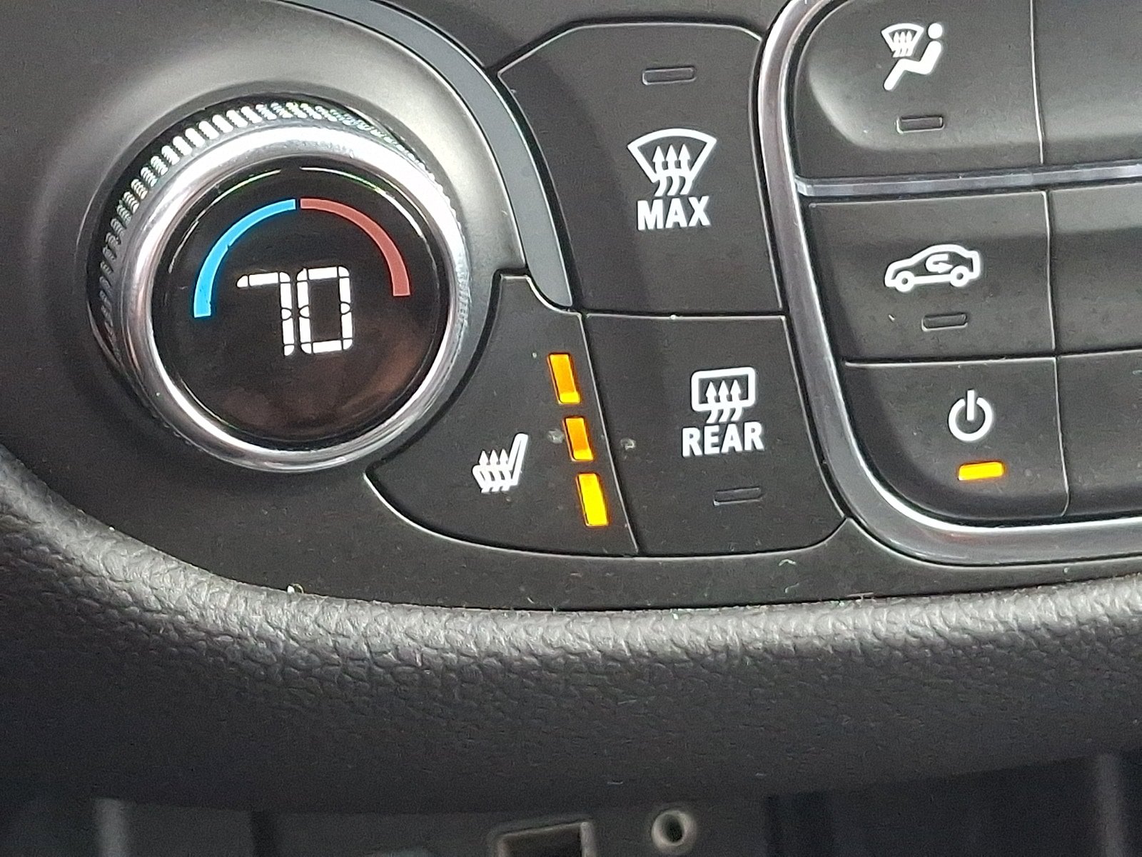 Used 2024 Chevrolet Equinox LT FWD image 25