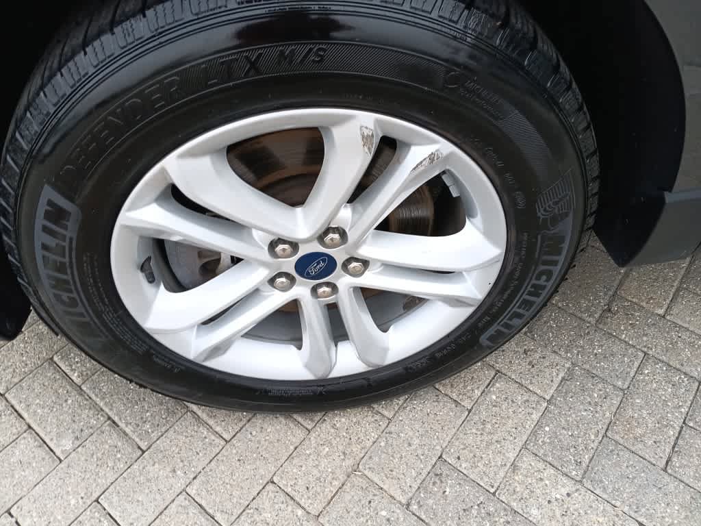 Used 2020 Ford Edge SEL w/ Cold Weather Package image 8