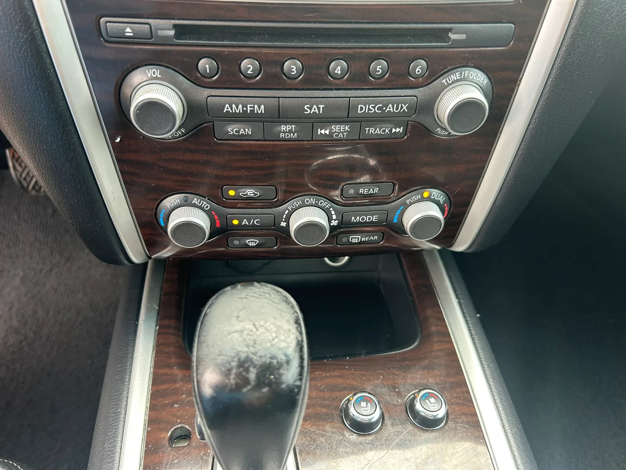 Used 2014 Nissan Pathfinder Platinum w/ Platinum Premium Package FWD image 41