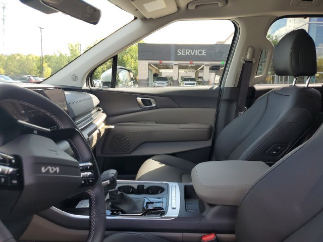 New 2027 Kia Carnival EX FWD image 22