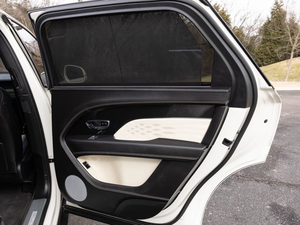 Used 2023 Bentley Bentayga Extended Wheelbase image 71