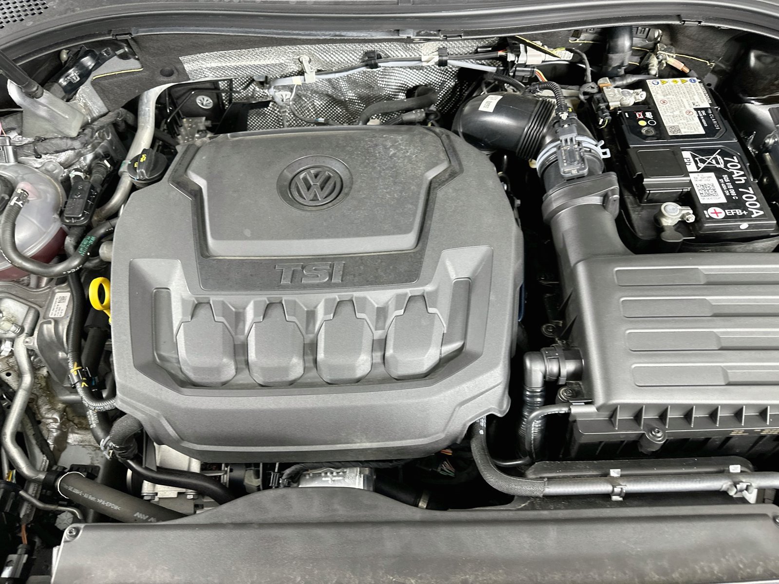 Used 2024 Volkswagen Tiguan SE R-Line AWD/4WD image 14