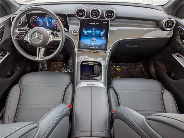 Used 2025 Mercedes-Benz GLC 300 image 17