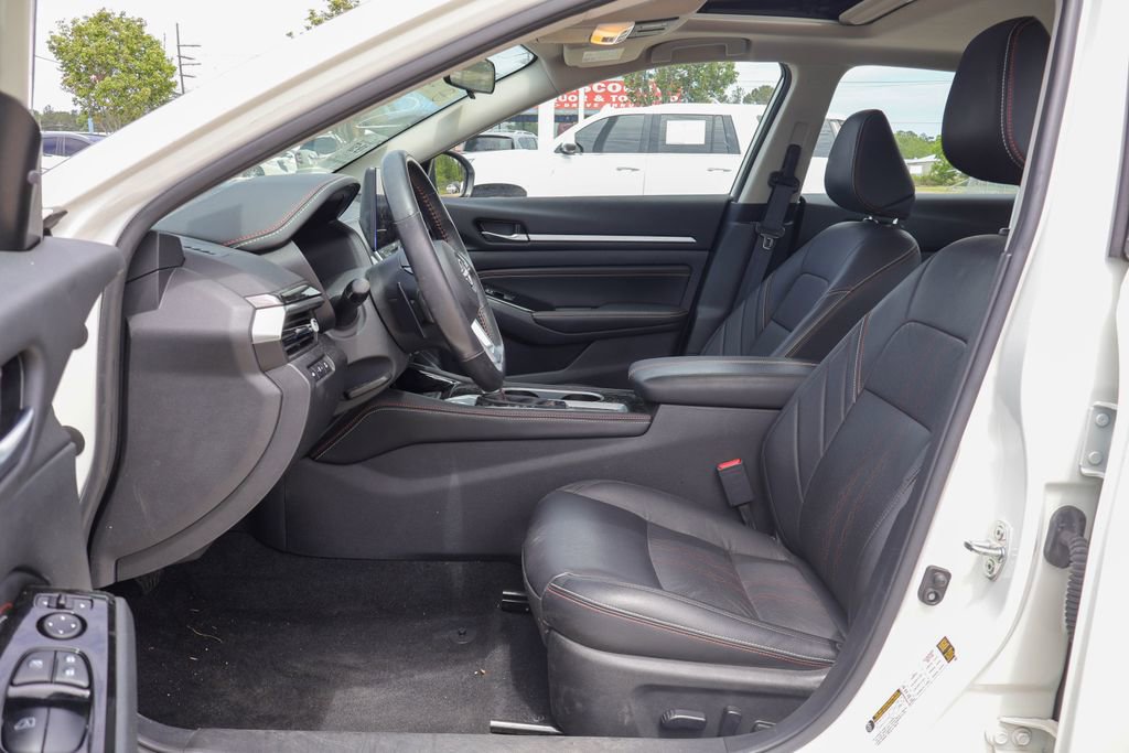 Used 2023 Nissan Altima 2.5 SR w/ SR Premium Package AWD/4WD image 7
