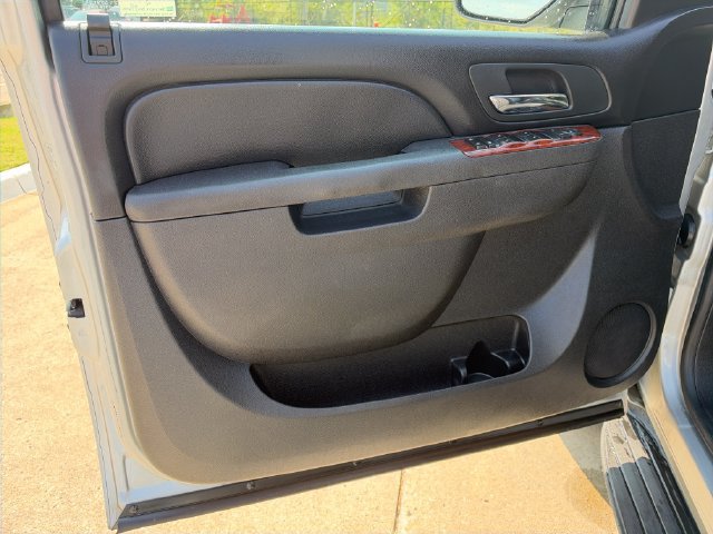 Used 2011 Chevrolet Tahoe LT AWD/4WD image 12
