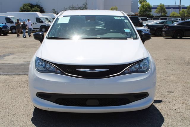 Used 2024 Chrysler Voyager LX FWD image 2