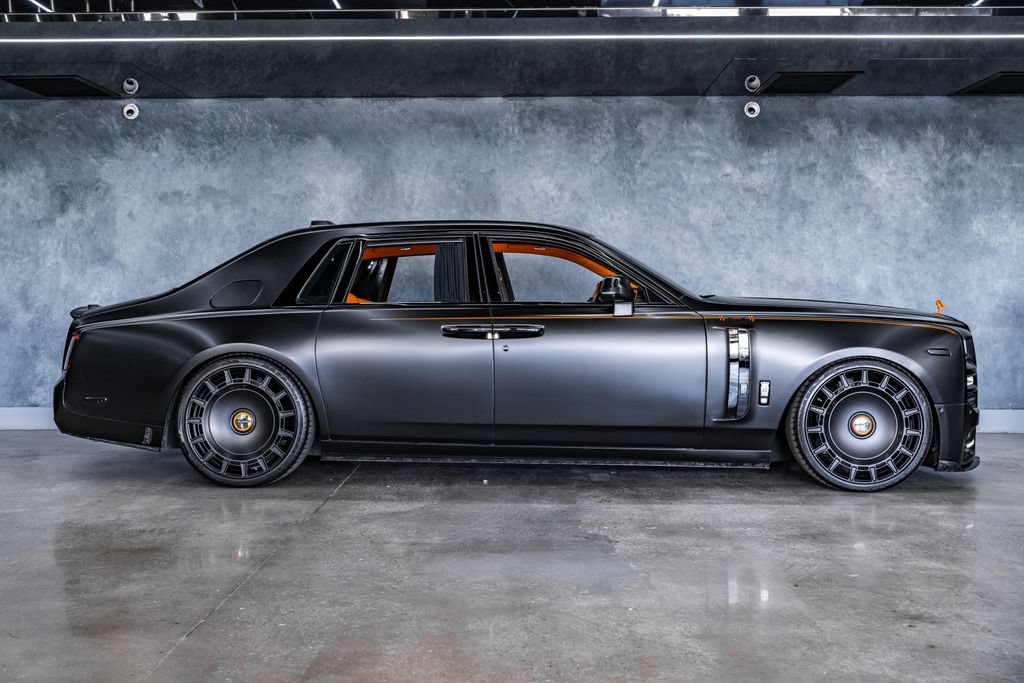 Used 2024 Rolls-Royce Phantom Sedan RWD image 16