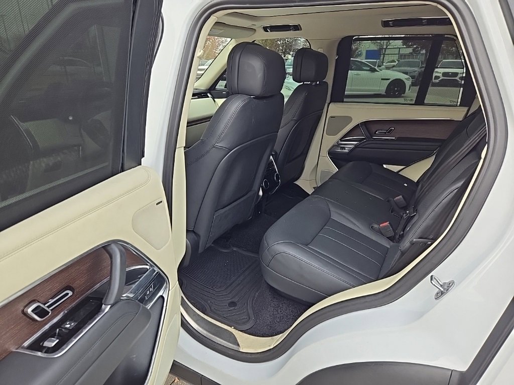 Used 2023 Land Rover Range Rover SE image 17
